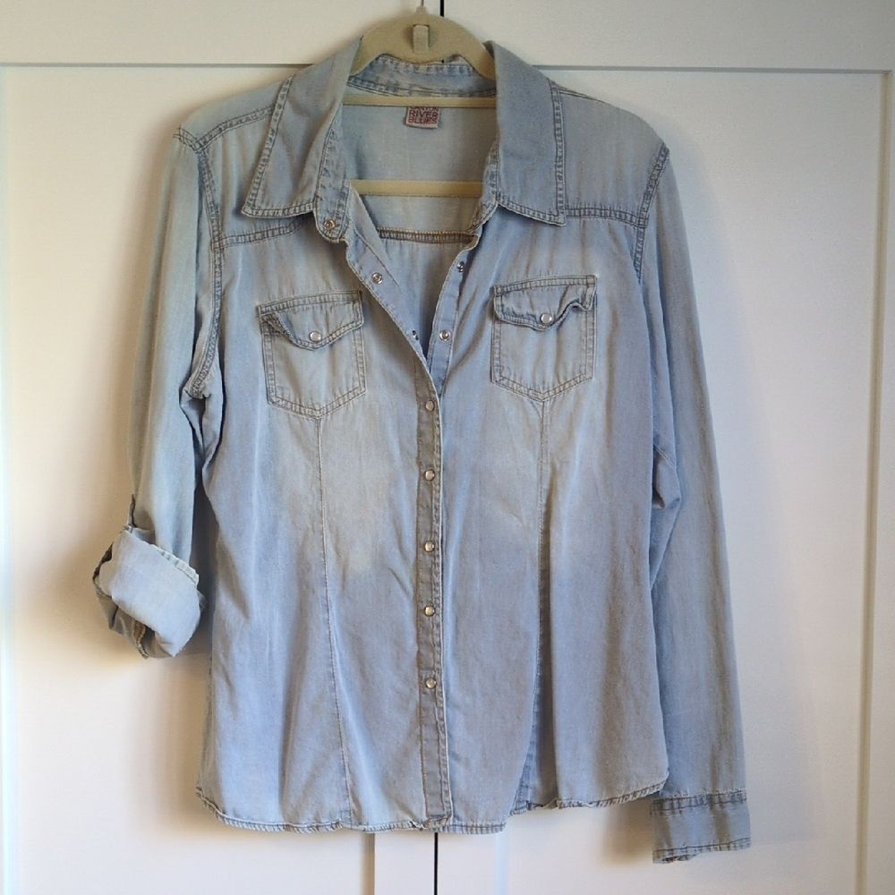 Canyon River Blues Chambray Western Shirt Size Large 100% Cotton Snap Front